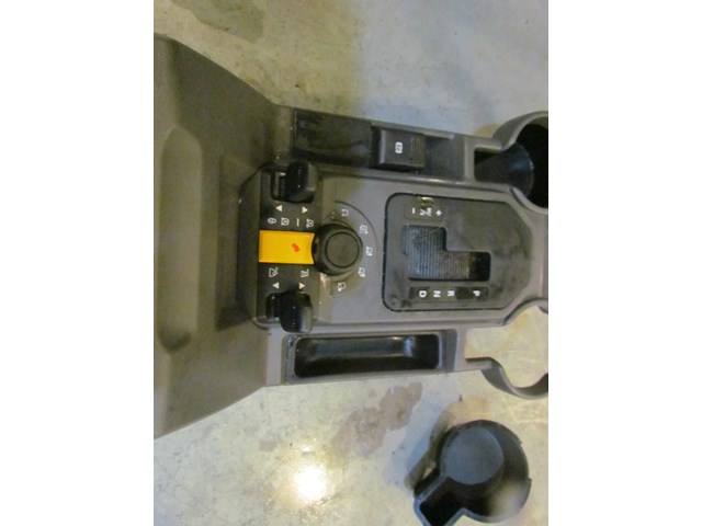 2006 Land Rover LR3 Shifter Trim Assy FJV500172