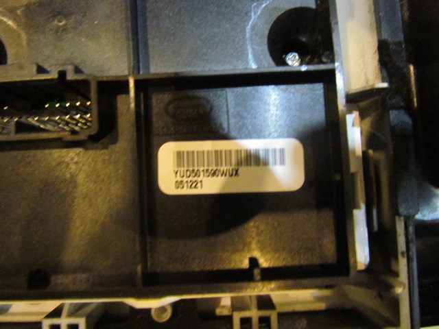 2006 Land Rover LR3 Shifter Trim Assy FJV500172