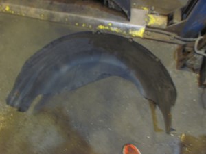 2006 Land Rover LR3 Rear LH Driver Fender Liner
