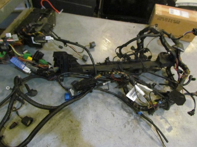 2006 Land Rover LR3 LHD Engine Wire Harness YMB505921A