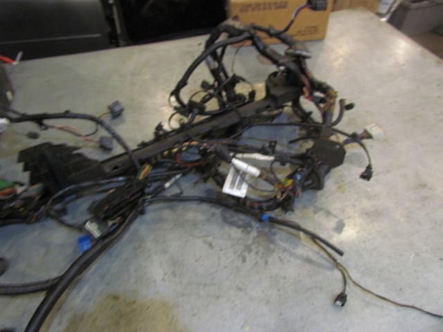 2006 Land Rover LR3 LHD Engine Wire Harness YMB505921A