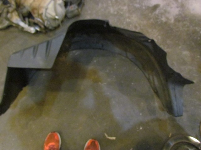 2006 Land Rover LR3 Front RH Passenger Fender Liner