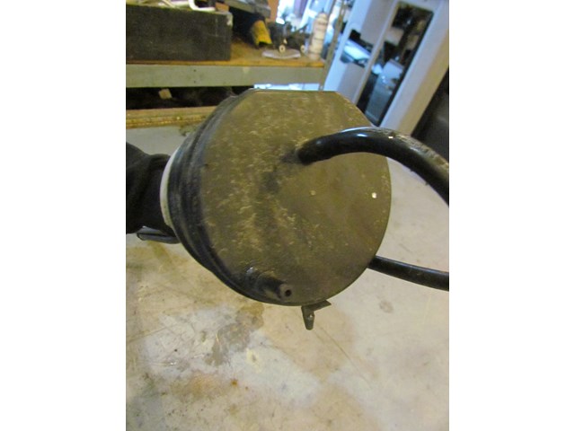 2006 Land Rover LR3 Air Suspension Silencer & Muffler w/Lines