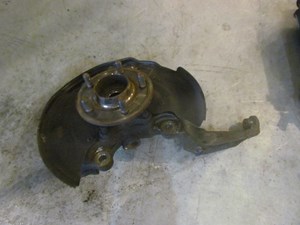 2006 Land Rover LR3 Front LH Driver Spindle