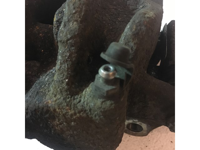 2006 Land Rover LR3 Front LH Driver Caliper