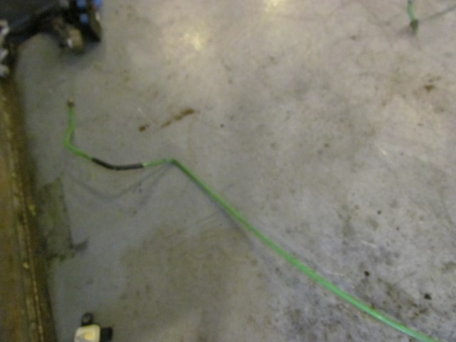 2006 Land Rover LR3 Front LH Driver Air Suspension Line