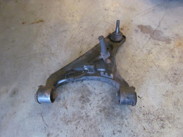 2006 Land Rover LR3 Front RH Passenger Upper Control Arm