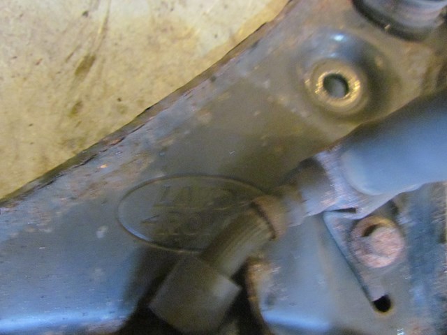 2006 Land Rover LR3 Front RH Passenger Upper Control Arm
