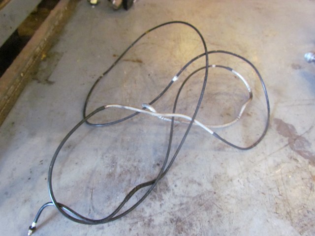 2006 Land Rover LR3 Front RH Passenger Air Suspension Line