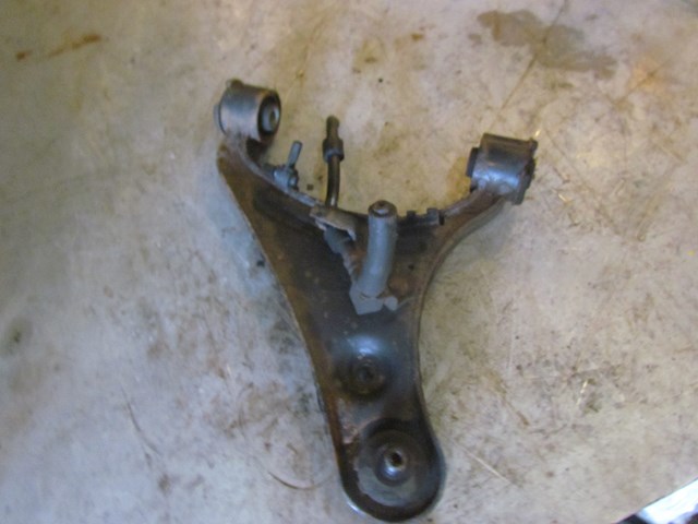 2006 Land Rover LR3 Front LH Driver Upper Control Arm
