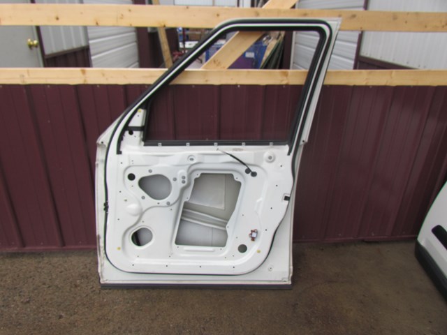 2006 Land Rover LR3 Front RH Passenger Door-See Details