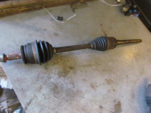 2006 Land Rover LR3 Front RH Passenger Axle