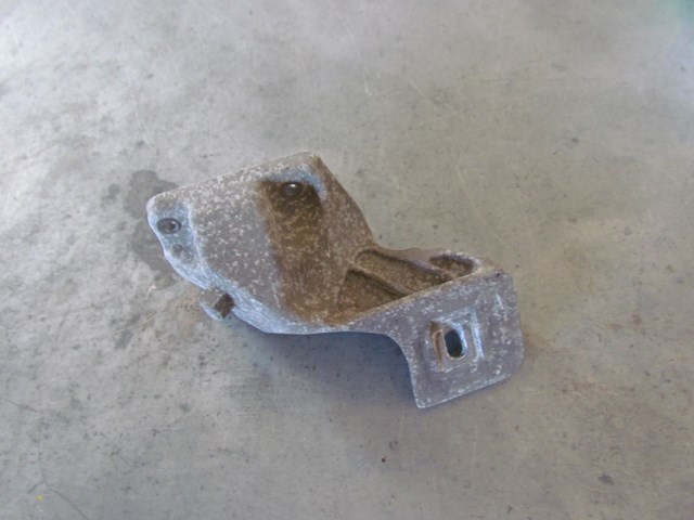2006 Land Rover LR3 RH Passenger Engine Mount KKU500610