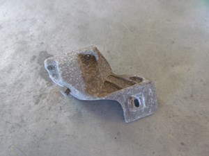 2006 Land Rover LR3 RH Passenger Engine Mount KKU500610