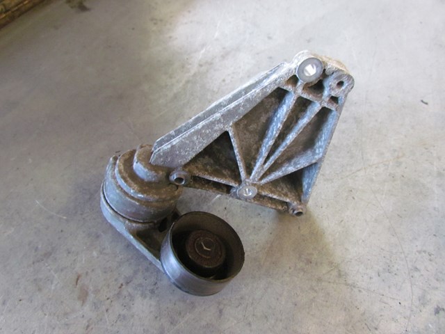 2006 Land Rover LR3 Serpentine Belt Tensioner w/Mount