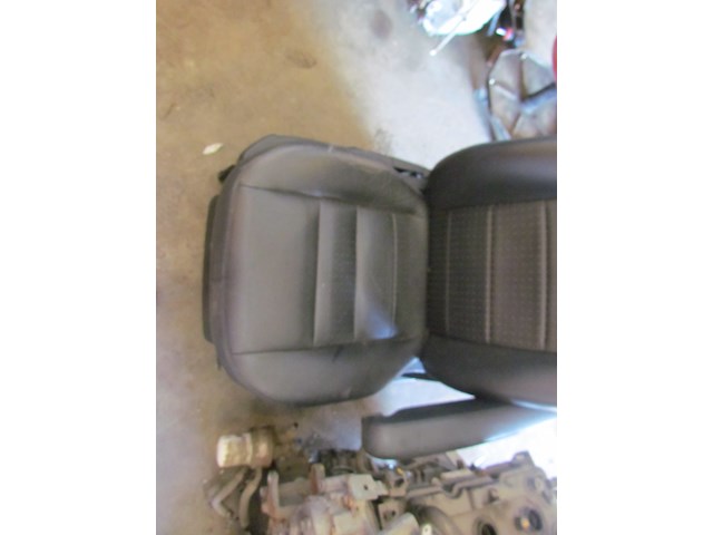 2006 Land Rover LR3 Front RH Passenger Seat-See Details