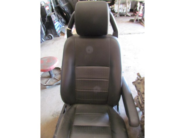 2006 Land Rover LR3 Front RH Passenger Seat-See Details