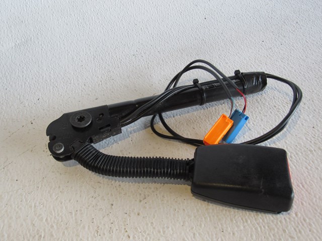 2006 Land Rover LR3 Front RH Passenger Seat Belt Buckle