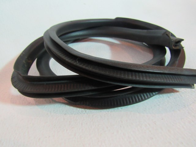 2004 Mitsubishi Evolution VIII Front RH Passenger Door Seal