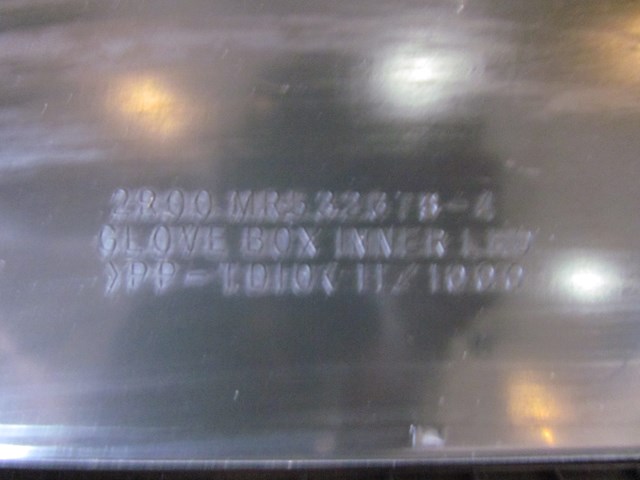 2004 Mitsubishi Evolution VIII Glove Box MR532676