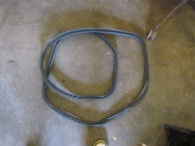 2004 Mitsubishi Evolution VIII Evo 8 Trunk Body Seal