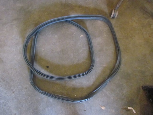 2004 Mitsubishi Evolution VIII Evo 8 Trunk Body Seal