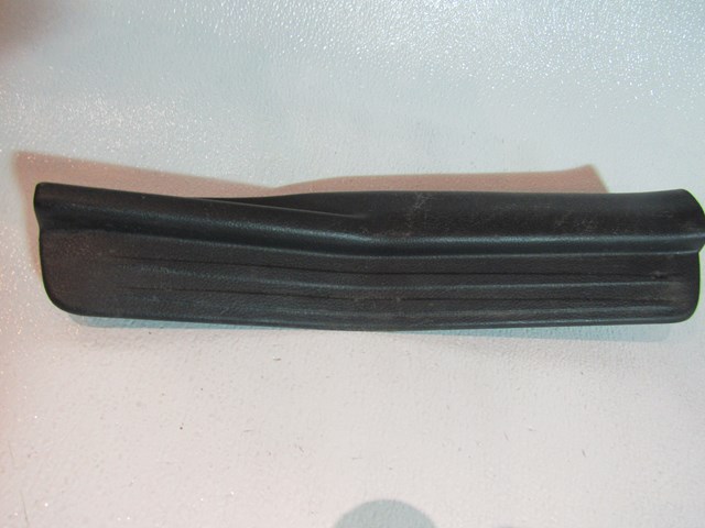 2004 Mitsubishi Evolution VIII Rear RH Door Sill Scuff MR572606