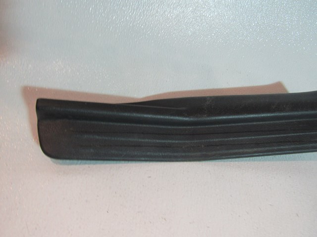 2004 Mitsubishi Evolution VIII Rear RH Door Sill Scuff MR572606
