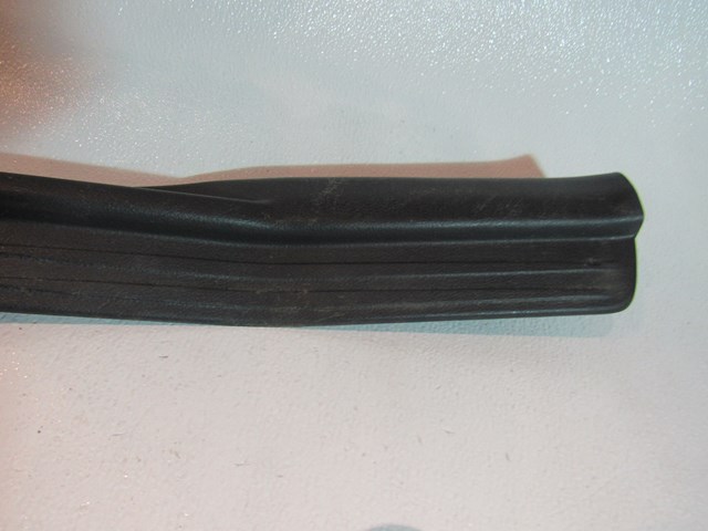 2004 Mitsubishi Evolution VIII Rear RH Door Sill Scuff MR572606