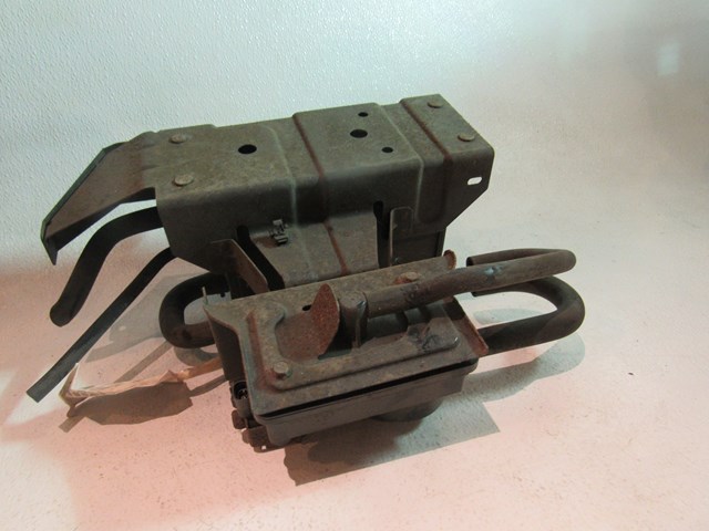 2004 Mitsubishi Evolution VIII Fuel Vapor Canister