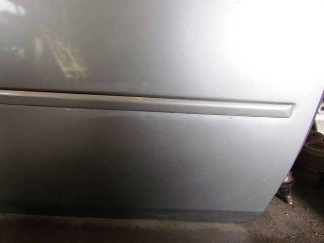 2006 Infiniti M35 M35x Front RH Passenger Door Shell