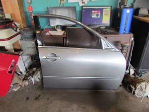 2006 Infiniti M35 M35x Front RH Passenger Door Shell