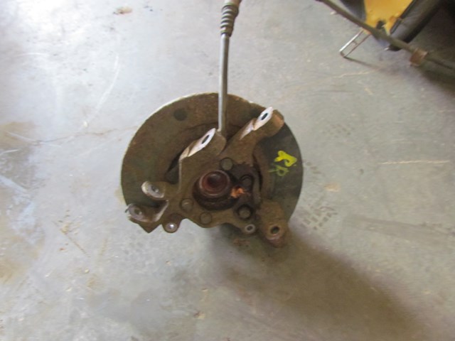 2004 Mitsubishi Evolution VIII Rear RH Passenger Spindle