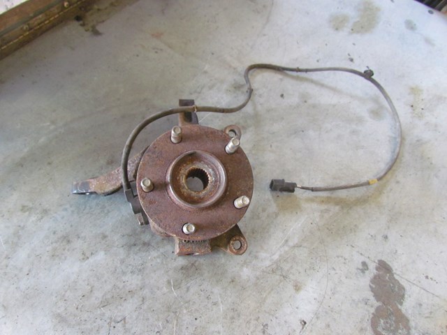 2004 Mitsubishi Evolution VIII Front RH Passenger Spindle