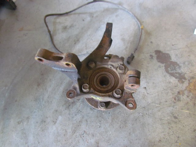 2004 Mitsubishi Evolution VIII Front RH Passenger Spindle