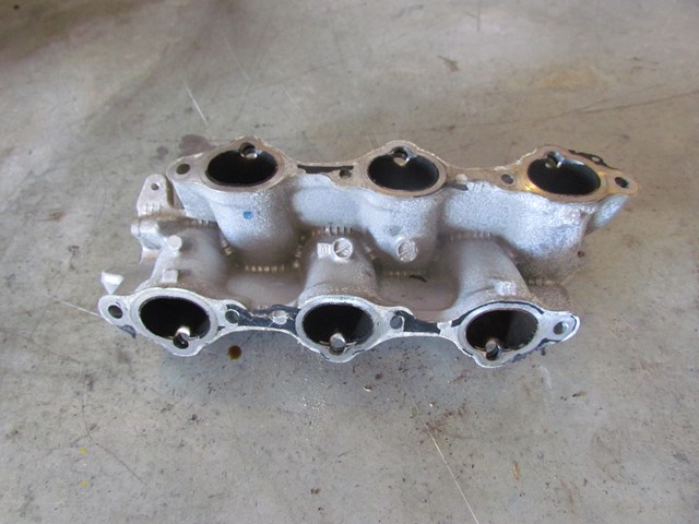 2006 Infiniti M35x Lower Intake Manifold
