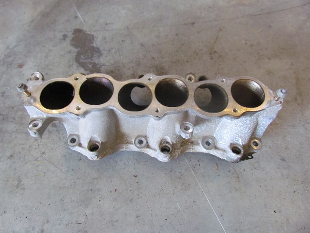 2006 Infiniti M35x Lower Intake Manifold