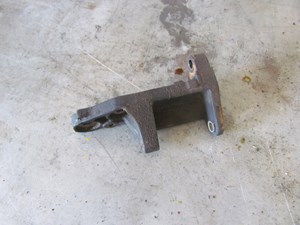 2006 Infiniti M35x Alternator Bracket