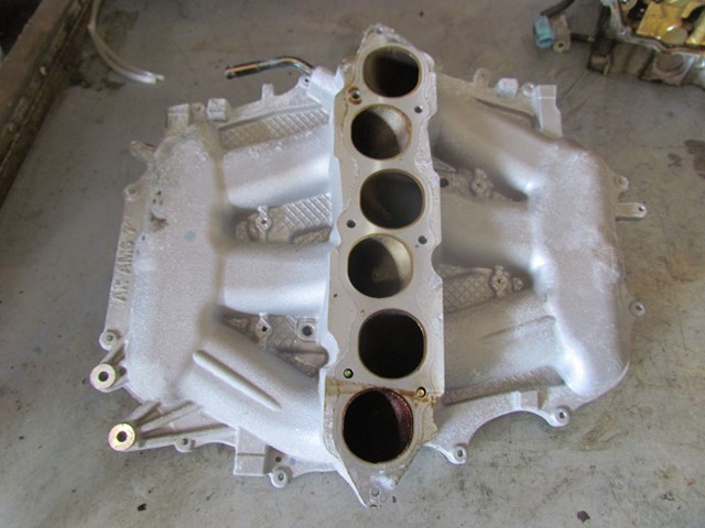2006 Infiniti M35x Lower Intake Manifold Plenum