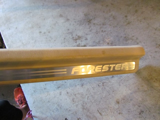 2006 Subaru Forester XT Front LH Driver Door Sill 94060SA090