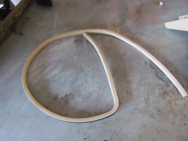 2006 Subaru Forester XT Front RH Pass Door Seal-Tan