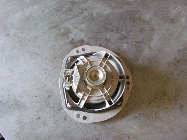 2006 Subaru Forester XT Rear LH Driver Door Speaker 86301SA110