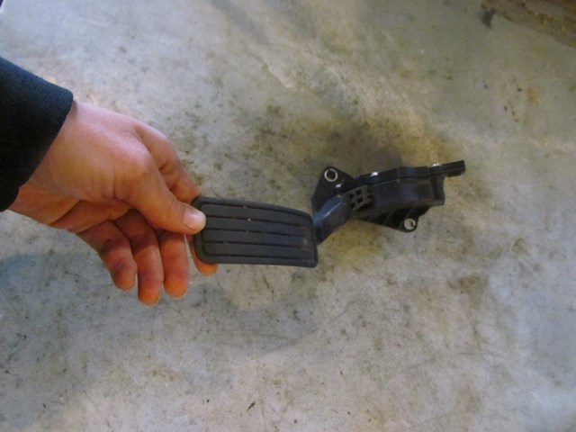 2006 Subaru Forester XT MT Gas Pedal