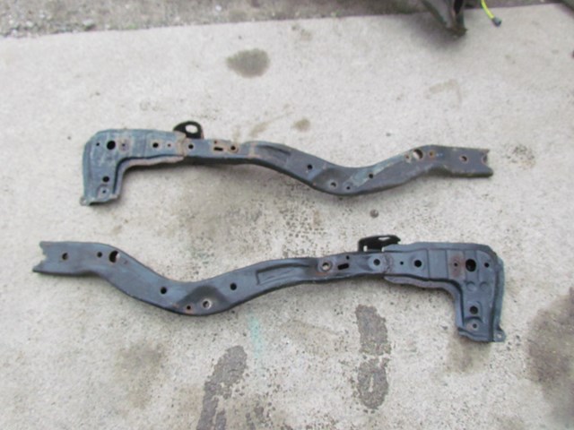 2006 Subaru Forester XT RH & LH Front Subframe Braces