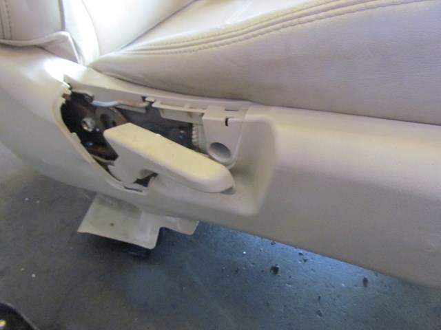 2006 Subaru Forester XT Front RH Seat-Heated Leather-Blown Bag