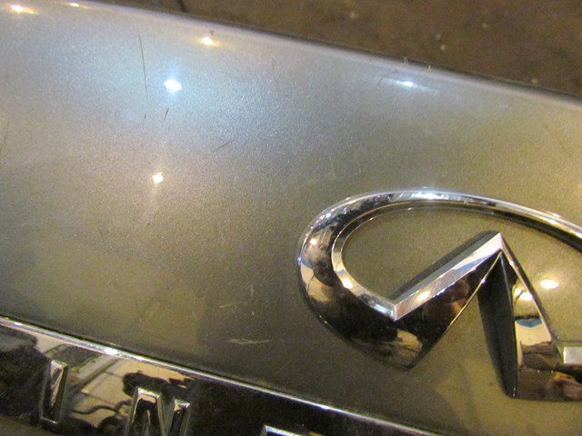 2006 Infiniti M35X Trunk Lid Light Scratches 