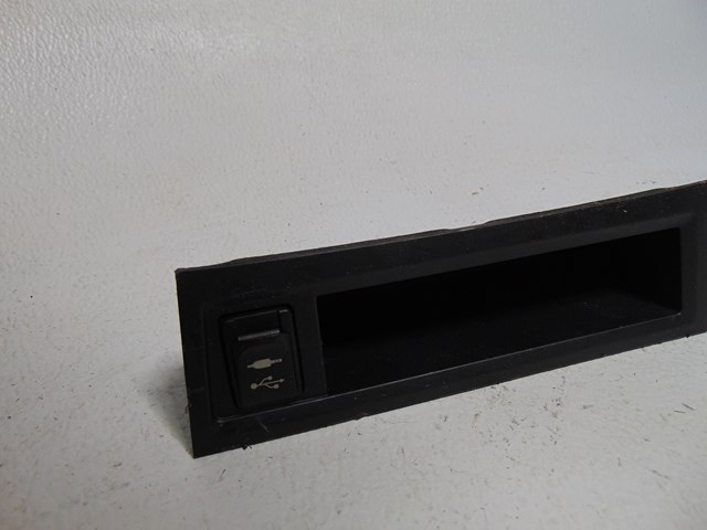 2013 Scion FR-S AUX & USB Jack w/Cubby Trim 86257CA000