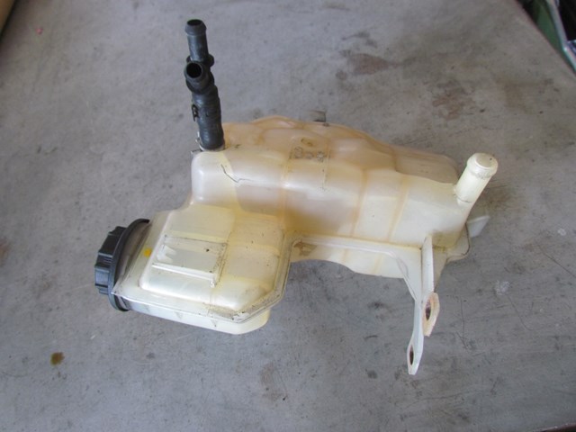 2006 Land Rover LR3 Radiator Coolant Overflow Tank