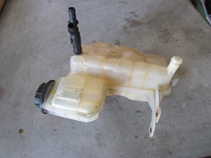 2006 Land Rover LR3 Radiator Coolant Overflow Tank