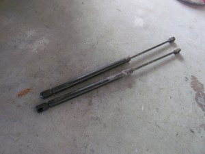 1997 Audi A8 Hood Strut Set